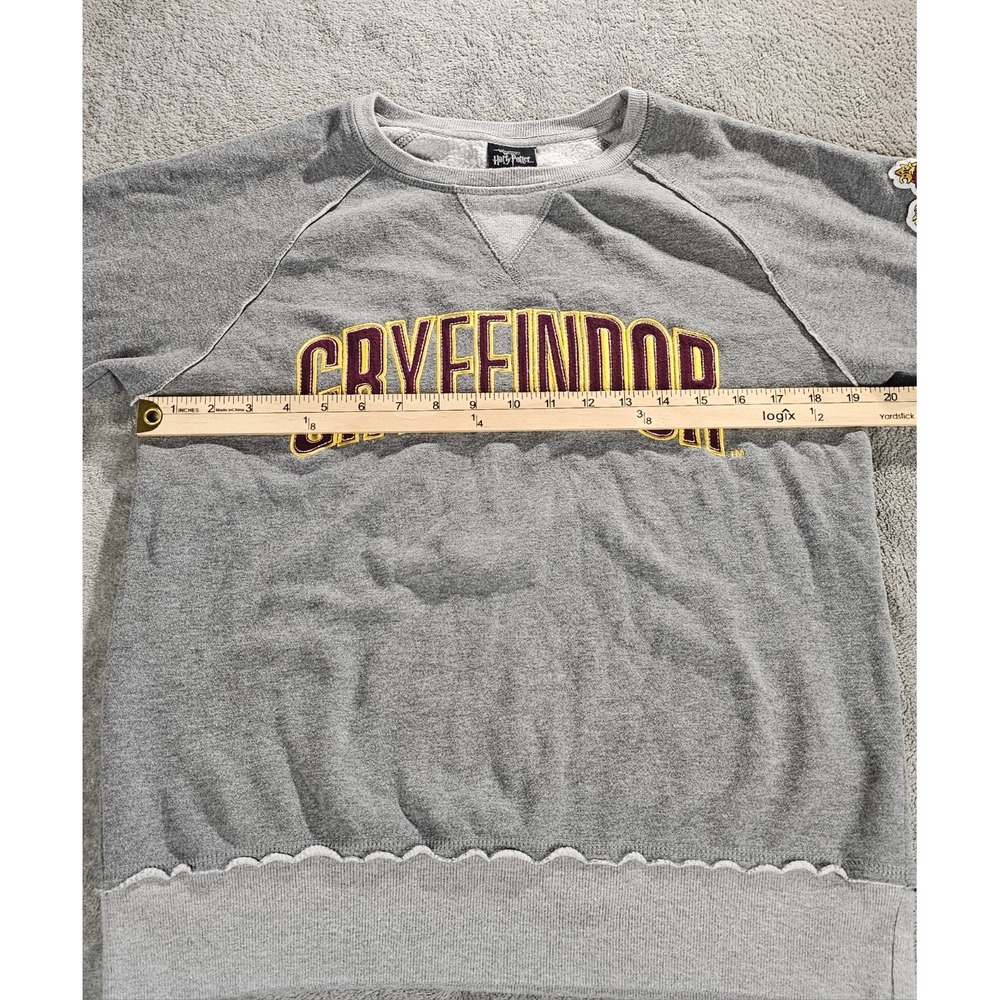 Harry Potter Gryffindor Sweatshirt Gray Raglan Pullover Scallop Hem Small - Picture 7 of 11